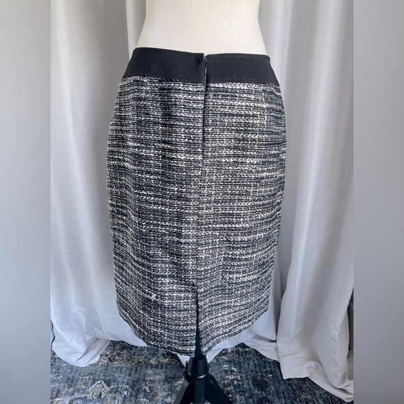 Tahari Tweed Skirt - Picture 3 of 5